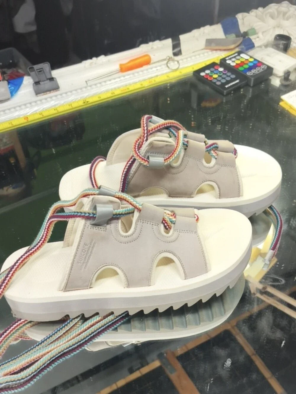Women's 8 Suicoke Ray-ab sandal W/ oversized multicolored wrap-around Laces. NEW